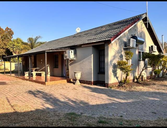 3 BEDROOM HOUSE FOR SALE IN BRITS CENTRAL